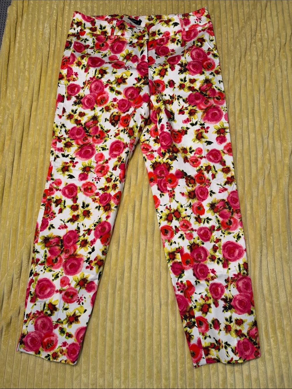 Ann Taylor White Skinny Jeans with Pink Rose Print